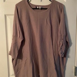 Oversized sweater with cute button detail